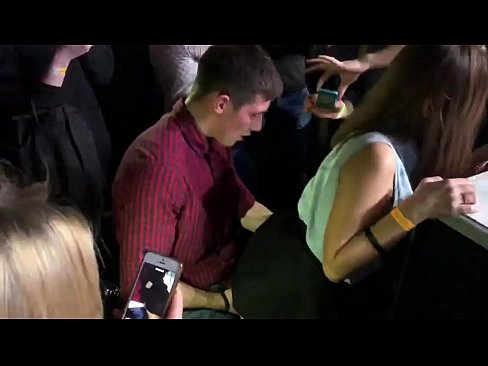 ❤️ Echte seks yn in Russyske nachtclub. 18-jierrich Russysk famke yn 'e anus en fagina neukt yn in nachtclub ☑ Anale fideo op fy.nastypornpics-com.ru ❌️❤
